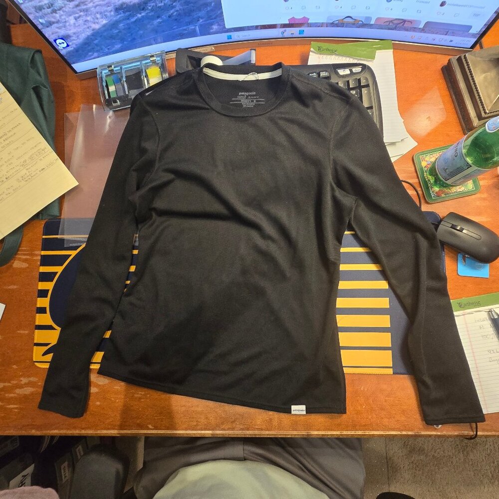 Patagonia black Long-Sleeved athletic top capllene 3 Size M